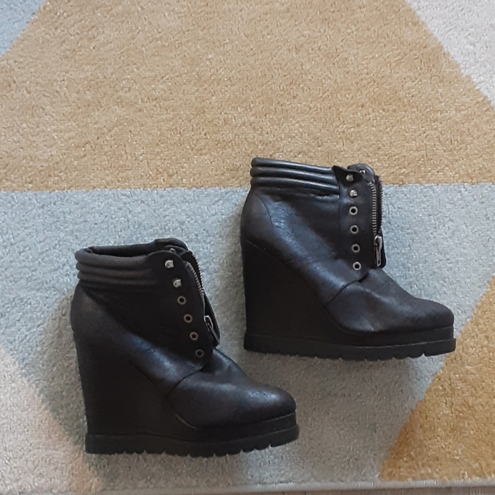 Kick-ass Wedge Bootie - Picture 2 of 4